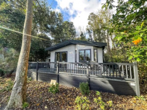 Beautiful Lodge With Decking At Azure Seas In Suffolk, Sleeps 6 Ref 32217Og